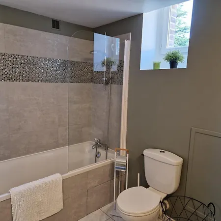 La Cour Ονφλέρ